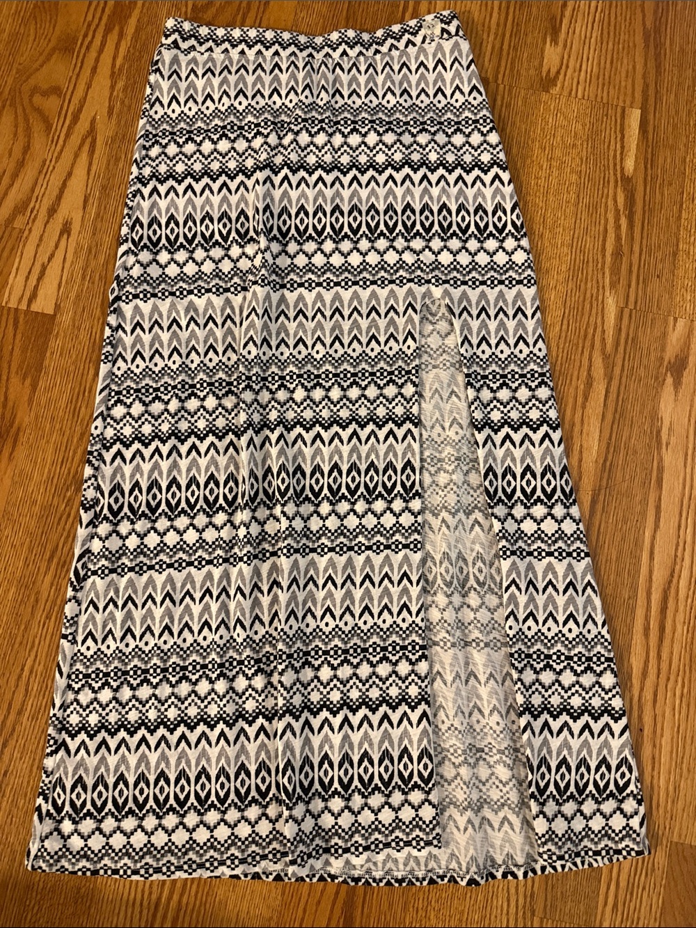 American Eagle Outfitters Black and White Patterned Maxi Skirt